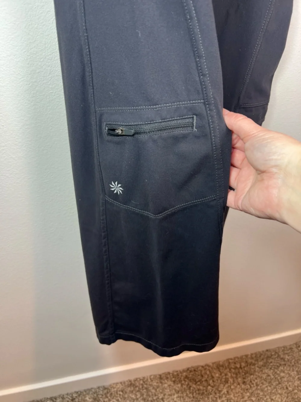 Athleta Pilayo Dipper Pants Dark Gray Pull On Low-Rise Boot-Cut Pockets Sz Small - Picture 11 of 12